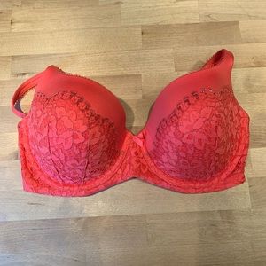 Victoria’s Secret bra - Lightly lined demi - Size 34DDD